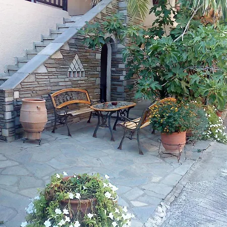 Mina's House Beachfront Διαμέρισμα Νικήτη