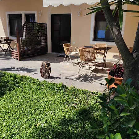 Mina's House Beachfront Διαμέρισμα *
