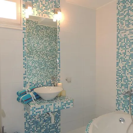 Mina's House Beachfront Apartament