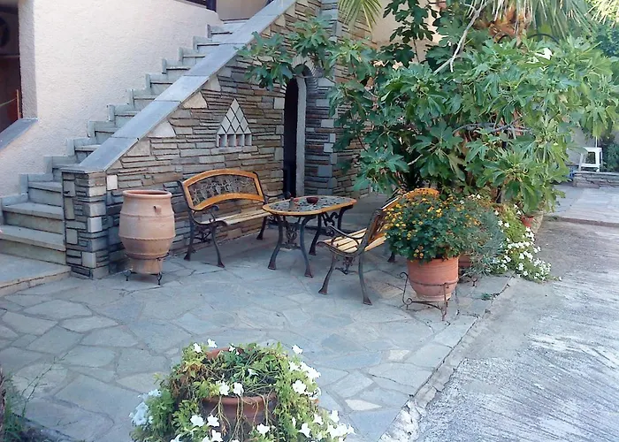 Mina's House Beachfront דירה ניקיטי