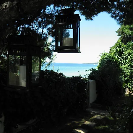 Mina's House Beachfront